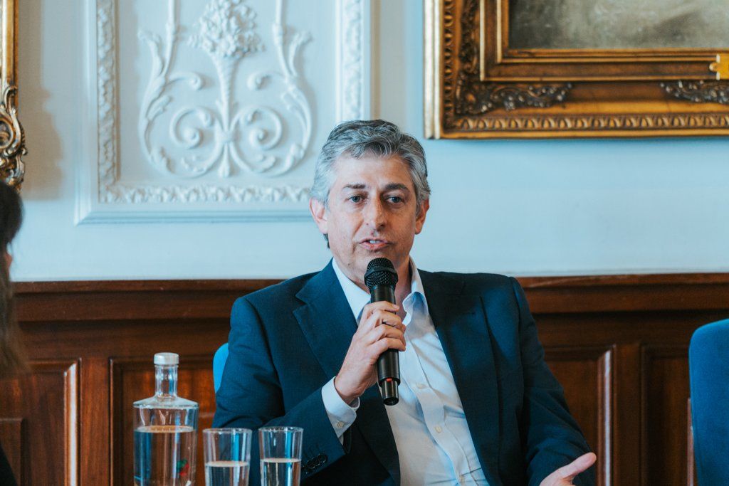 Intervenção pública num encontro institucional do sector